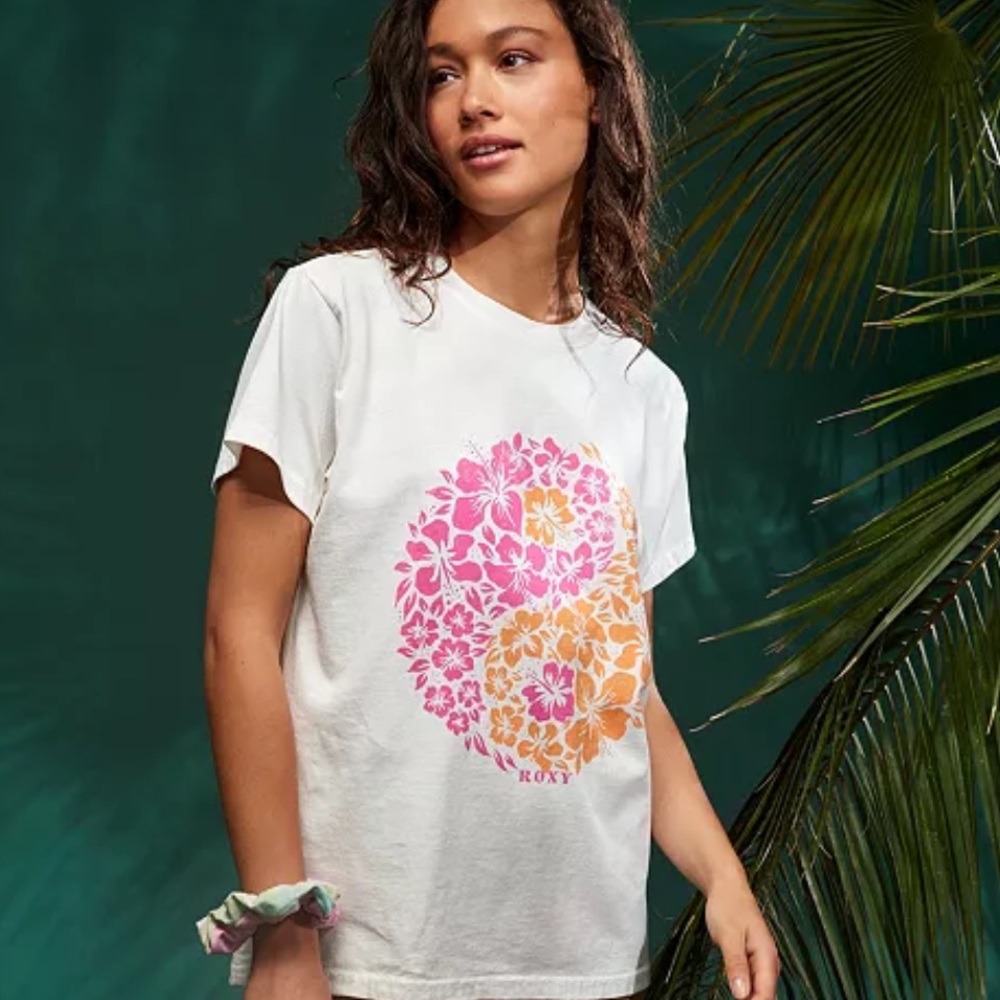 Roxy Junior’s Yang World Oversized Fit Graphic Tee Size XS